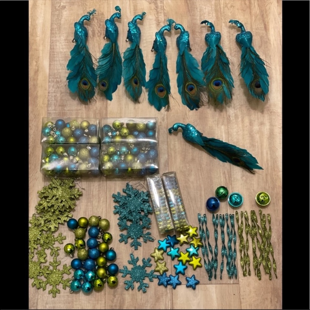 8 Christmas Peacocks Decorations